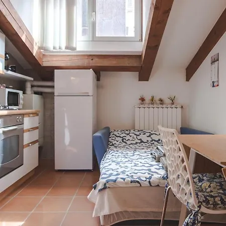 Ponterosso Torrebianca Elegant Suite-fibra Wifi アパート トリエステ