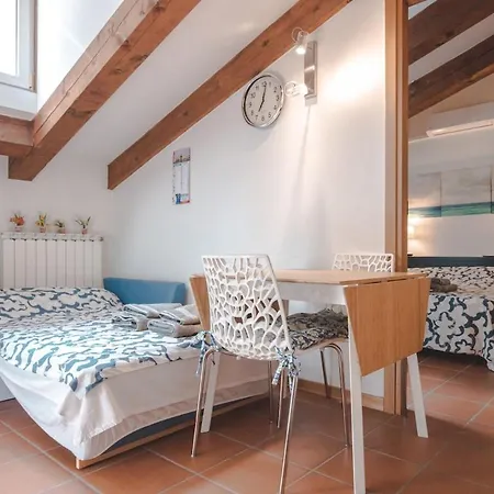 Ponterosso Torrebianca Elegant Suite-fibra Wifi アパート *